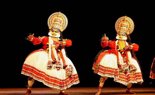 A Kathakali dancer performing