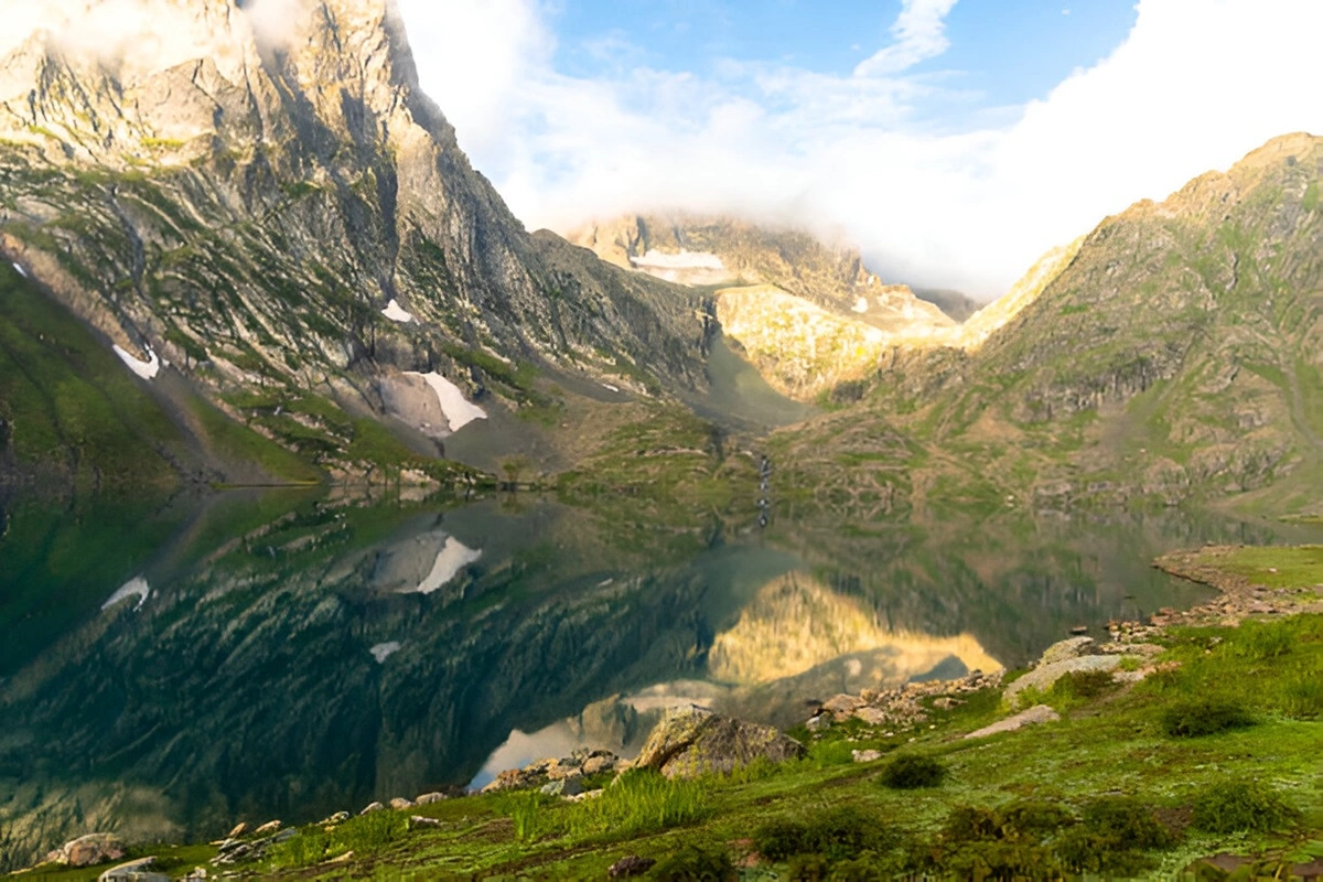 A scenic view of the lush green landscapes of Sonmarg
