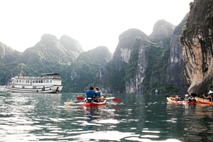 Ha Long Bay cruise with limestone karsts